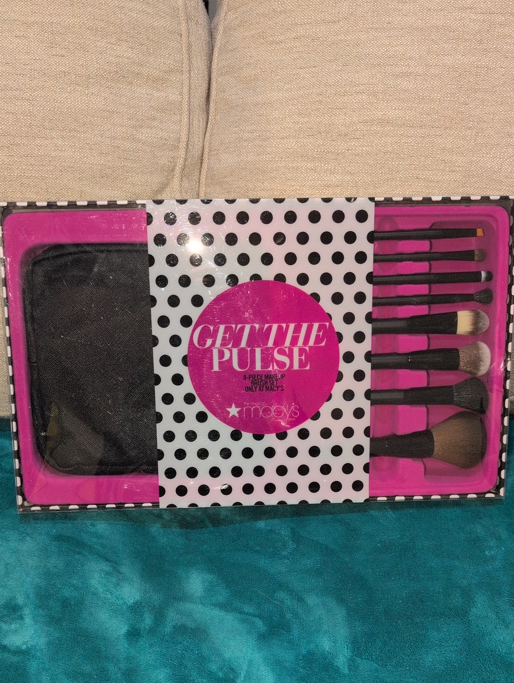 Macy's Get The Pulse Makeup Brush Set
